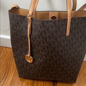 Micheal Kors tote bag